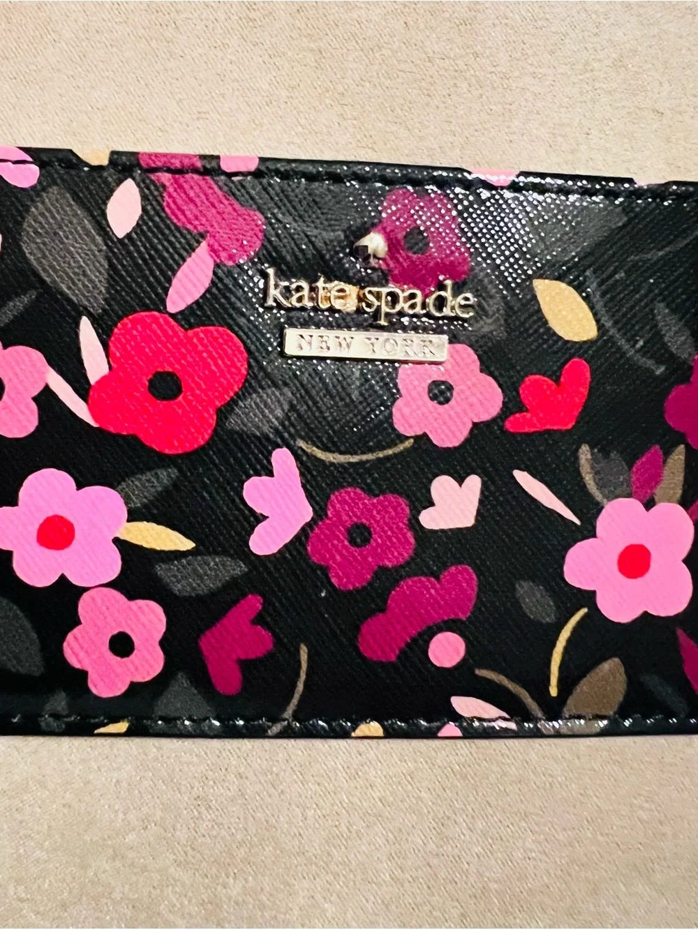 kate spade black floral cardholder with pink & red blooms - Picture 1 of 3